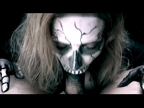 ❤️ Demoniczna dziewczyna ssąca kutasa swoimi czarnymi ustami i połykająca spermę. ❤❌ Sex at pl.hentai-for.ru ☑
